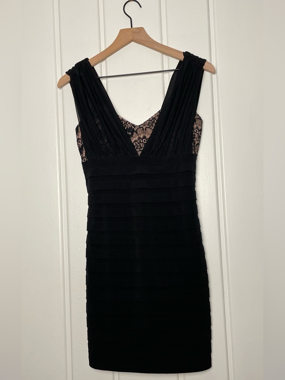 Max & Cleo Black Lace-Trim V-Neck Mini Dress Size 4